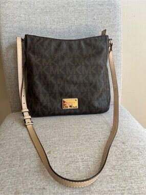Michael Kors Dark Brown Jet Set Messenger Crossbody Bag